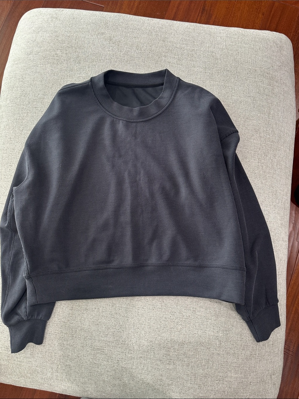 lululemon women’s softstreme perfectly oversized cropped crew sweatshirt, size 8